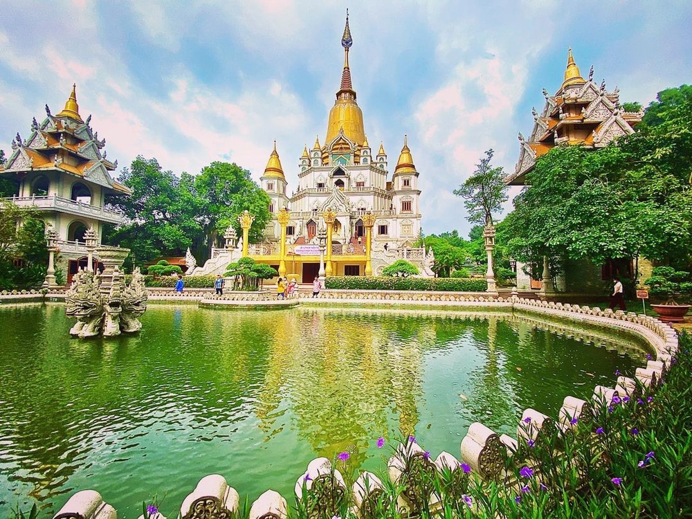 Hồ nước xanh ngọc 